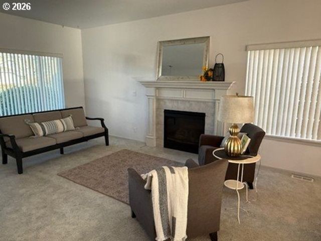 937 S St, Springfield, OR 97477