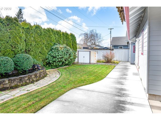 937 S St, Springfield, OR 97477