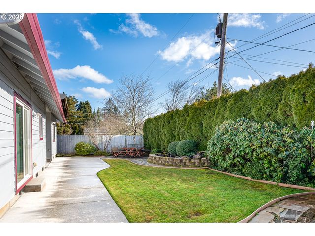 937 S St, Springfield, OR 97477