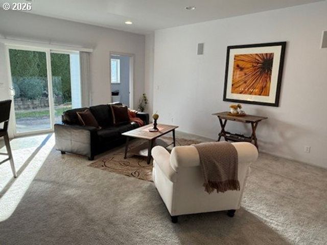 937 S St, Springfield, OR 97477