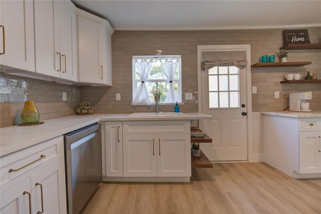 3221 Durhill Street, Houston, TX 77025