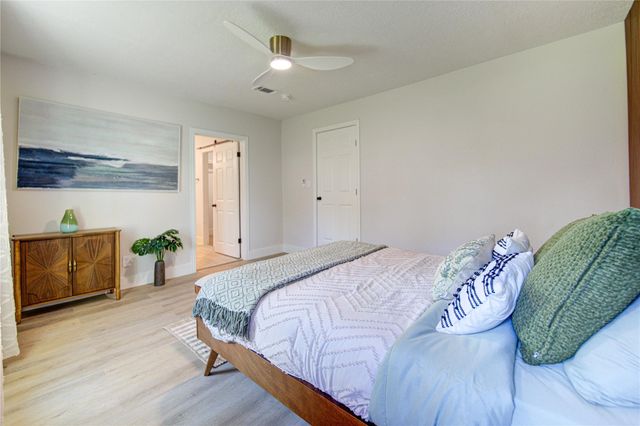 3221 Durhill Street, Houston, TX 77025