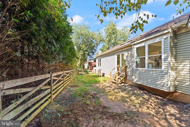 16 WORTHINGTON CT, Sterling, VA 20165