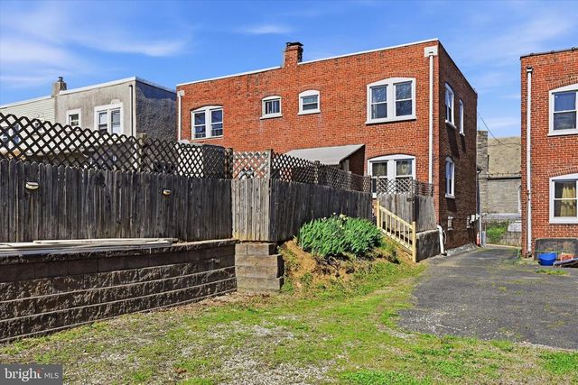 1416 SUMMIT, Marcus Hook, PA 19061