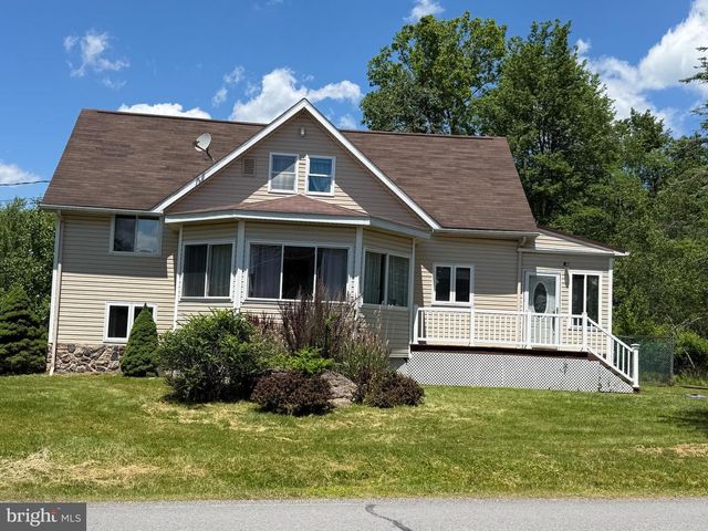 7639 LAKE SHORE DR, Pocono Lake, PA 18347