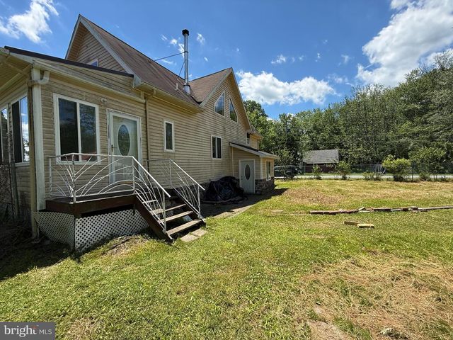 7639 LAKE SHORE DR, Pocono Lake, PA 18347