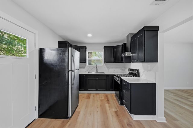 703 E Sears Street, Denison, TX 75021