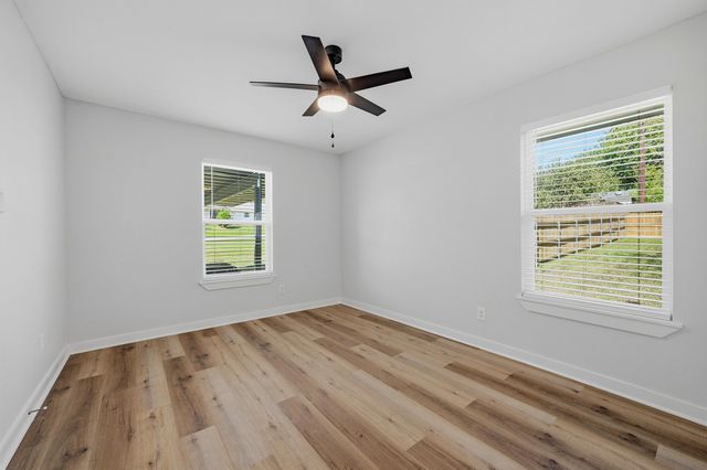 703 E Sears Street, Denison, TX 75021