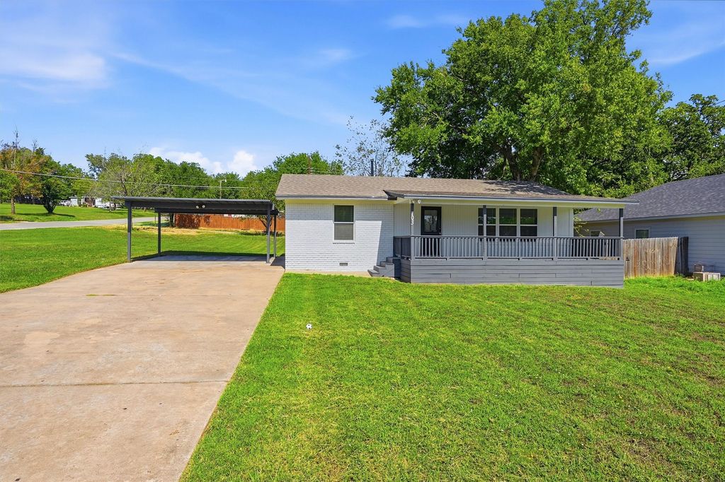 703 E Sears Street, Denison, TX 75021