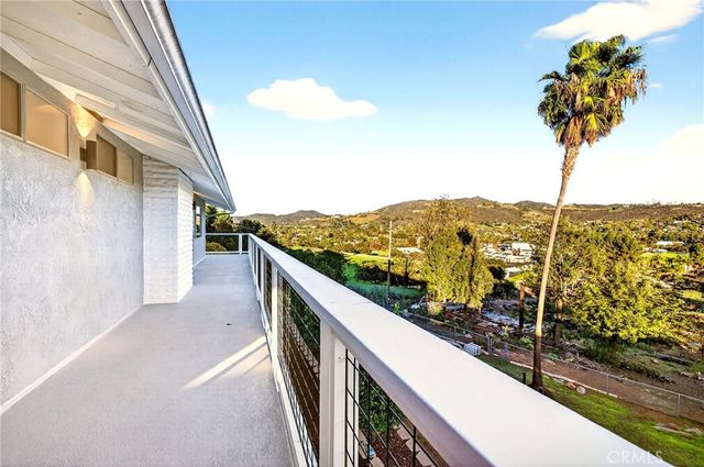 358 Sunrise Circle, Vista, CA 92084