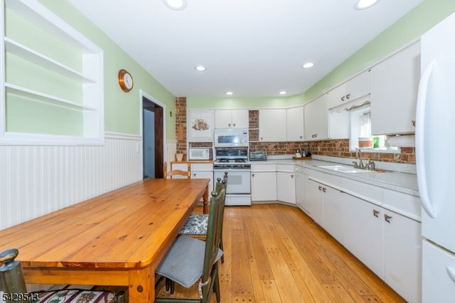 12 Elmwood Ter, West Caldwell Twp., NJ 07006