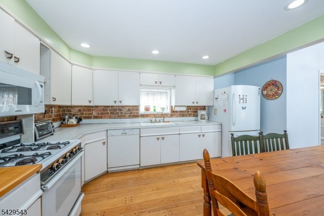 12 Elmwood Ter, West Caldwell Twp., NJ 07006
