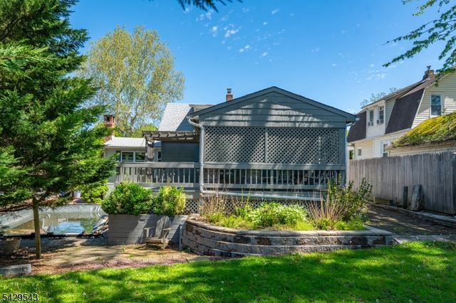 12 Elmwood Ter, West Caldwell Twp., NJ 07006