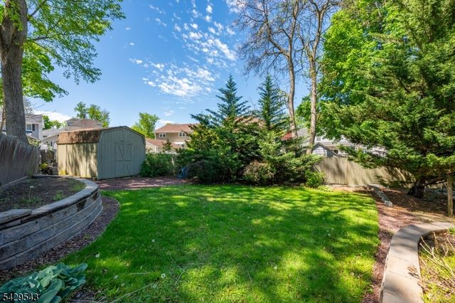 12 Elmwood Ter, West Caldwell Twp., NJ 07006