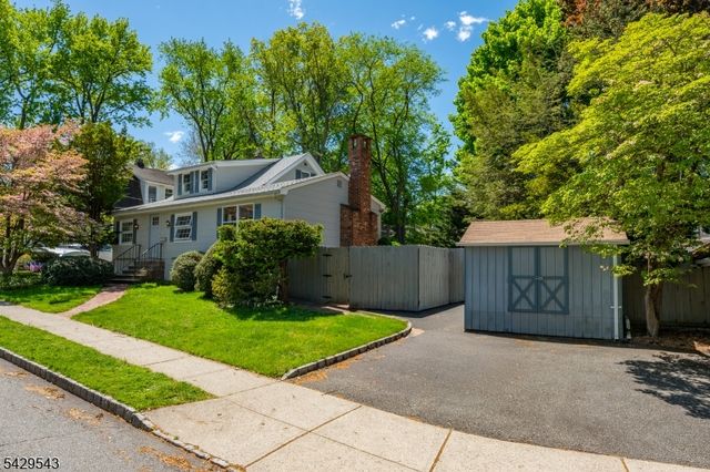 12 Elmwood Ter, West Caldwell Twp., NJ 07006