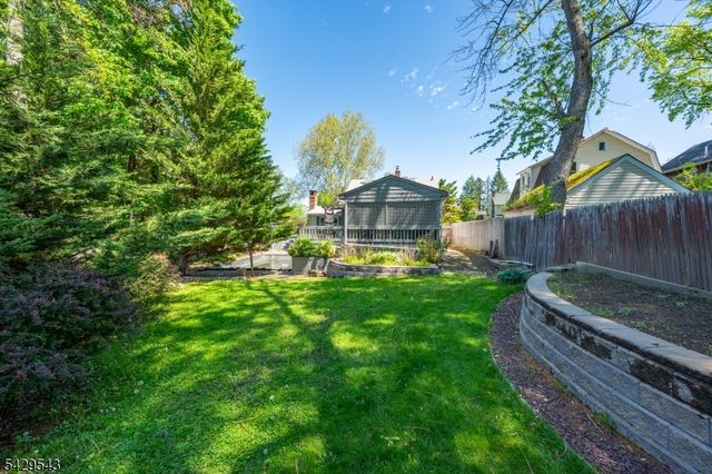 12 Elmwood Ter, West Caldwell Twp., NJ 07006