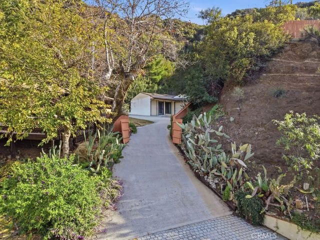 24300 Sylvan Glen, Calabasas, CA 91302