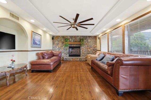 24300 Sylvan Glen, Calabasas, CA 91302