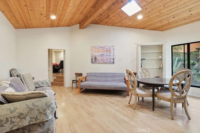 24300 Sylvan Glen, Calabasas, CA 91302