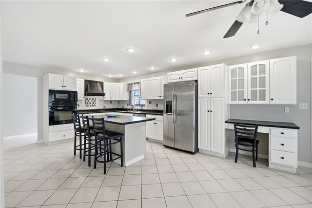 1115 Crestwood Hills Drive, Vandalia, OH 45377