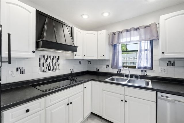 1115 Crestwood Hills Drive, Vandalia, OH 45377