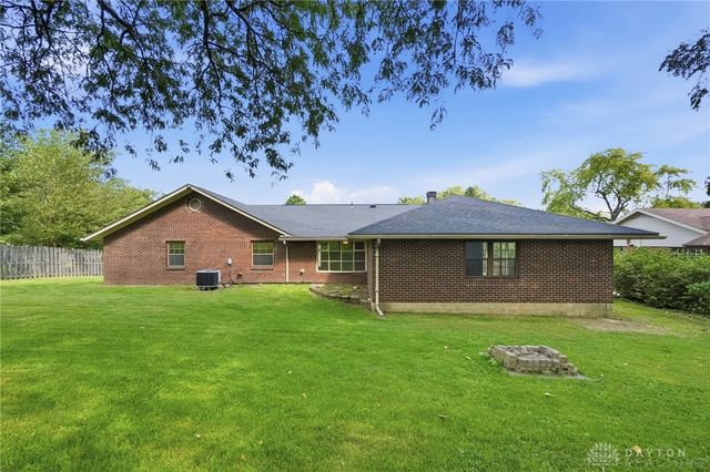 1115 Crestwood Hills Drive, Vandalia, OH 45377