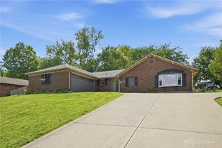 1115 Crestwood Hills Drive, Vandalia, OH 45377