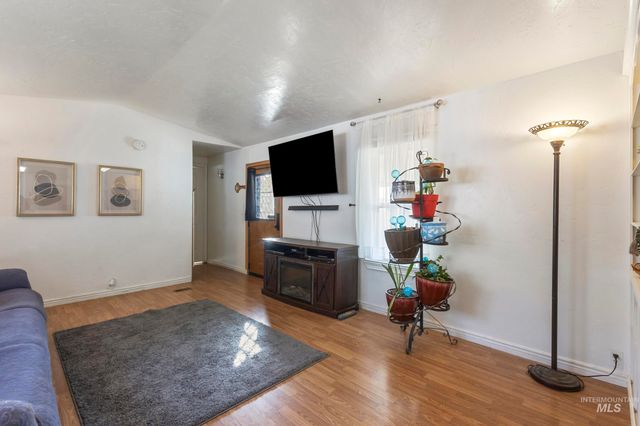 430 2nd St N, Nampa, ID 83687
