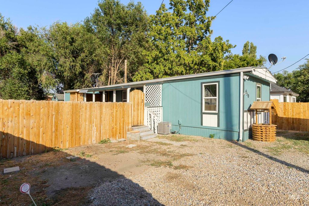 430 2nd St N, Nampa, ID 83687