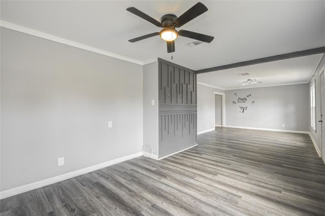 609 Hurst Street, Angleton, TX 77515