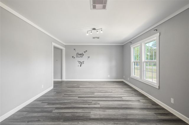 609 Hurst Street, Angleton, TX 77515