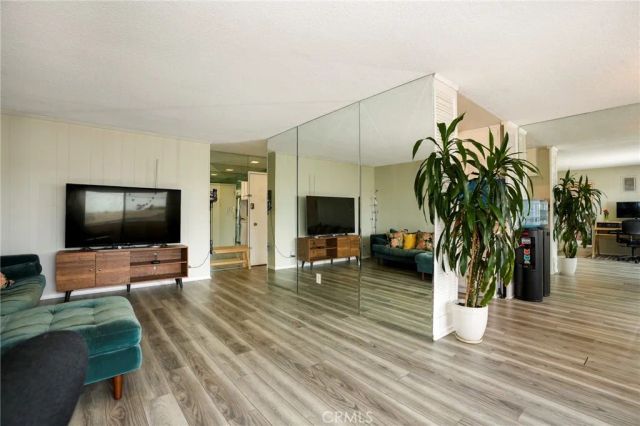855 Victor Avenue 203, Inglewood, CA 90302