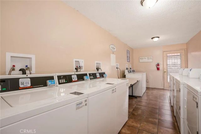 855 Victor Avenue 203, Inglewood, CA 90302