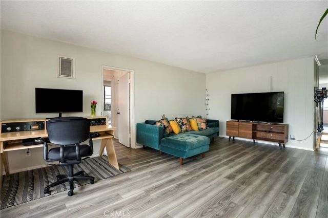 855 Victor Avenue 203, Inglewood, CA 90302