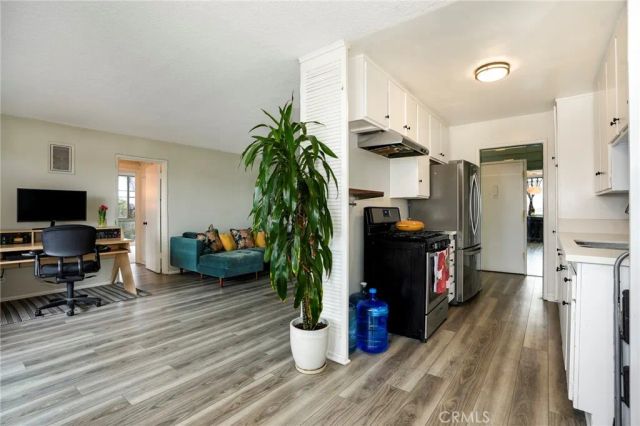 855 Victor Avenue 203, Inglewood, CA 90302