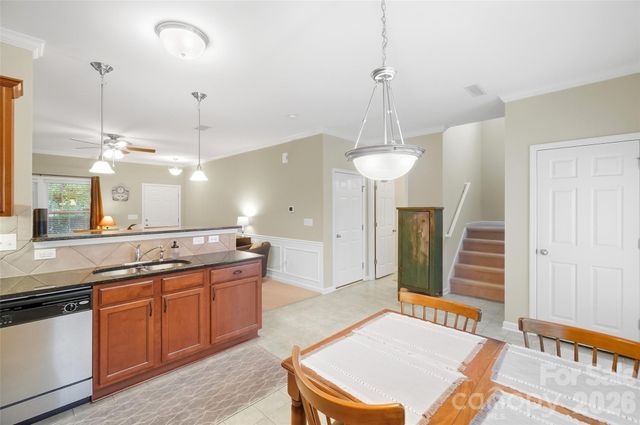 2516 Impatien Drive, Charlotte, NC 28215