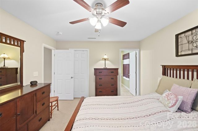2516 Impatien Drive, Charlotte, NC 28215