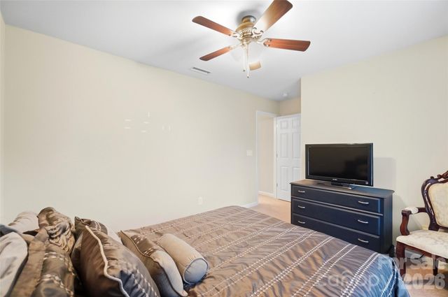 2516 Impatien Drive, Charlotte, NC 28215