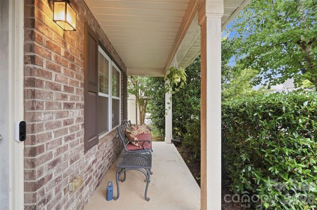 2516 Impatien Drive, Charlotte, NC 28215
