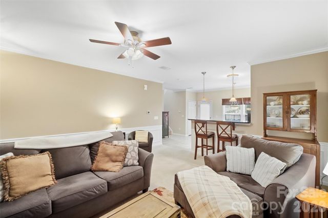 2516 Impatien Drive, Charlotte, NC 28215