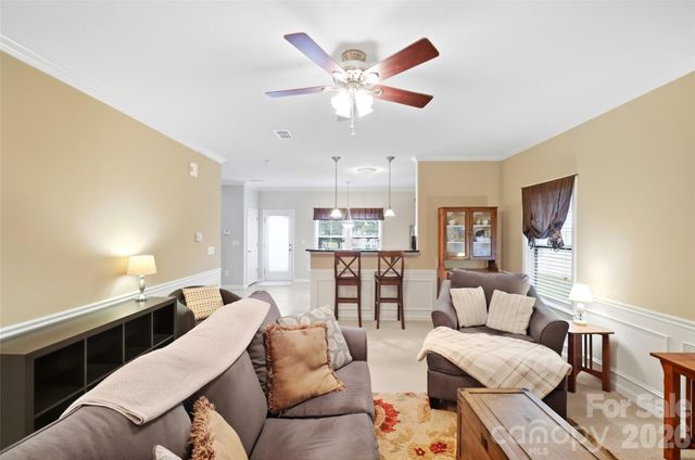 2516 Impatien Drive, Charlotte, NC 28215