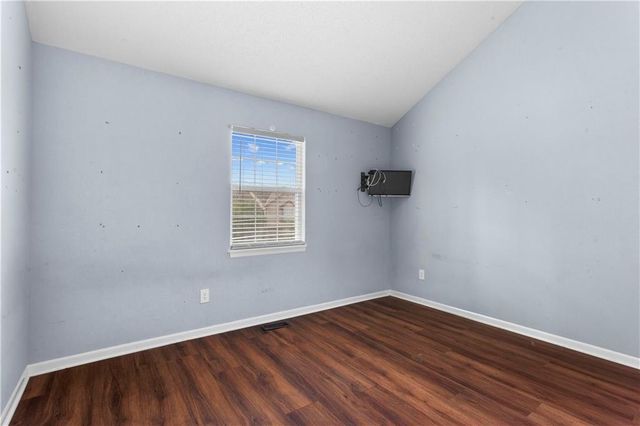 1906 Cheyenne Court, Greenwood, MO 64034