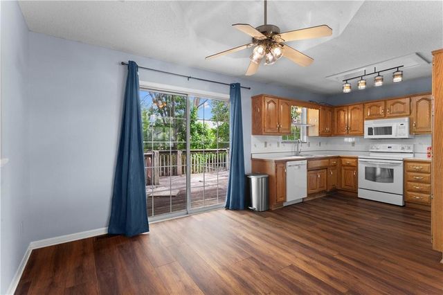 1906 Cheyenne Court, Greenwood, MO 64034