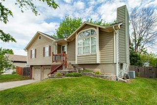 1906 Cheyenne Court, Greenwood, MO 64034