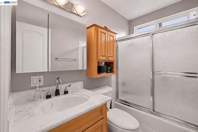 127 Catalpa Ct, Hercules, CA 94547