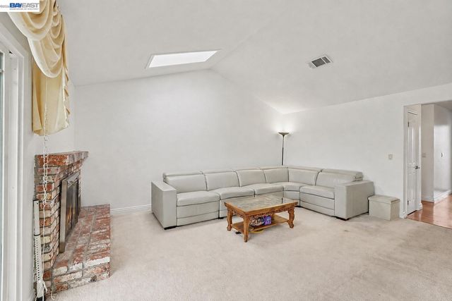 127 Catalpa Ct, Hercules, CA 94547