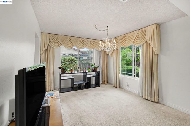 127 Catalpa Ct, Hercules, CA 94547