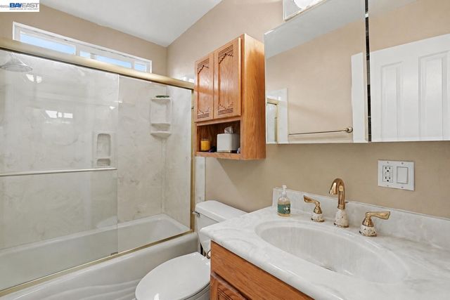 127 Catalpa Ct, Hercules, CA 94547