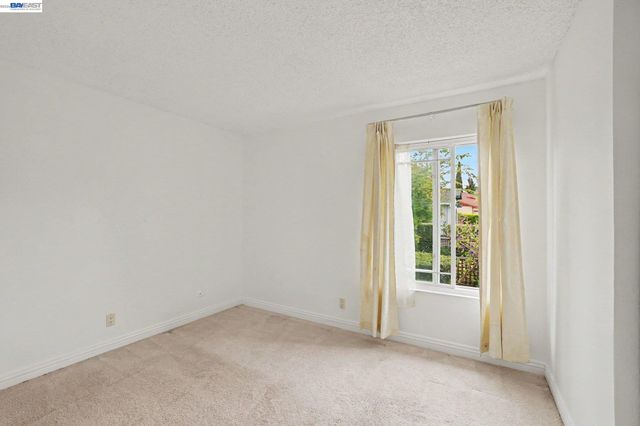 127 Catalpa Ct, Hercules, CA 94547