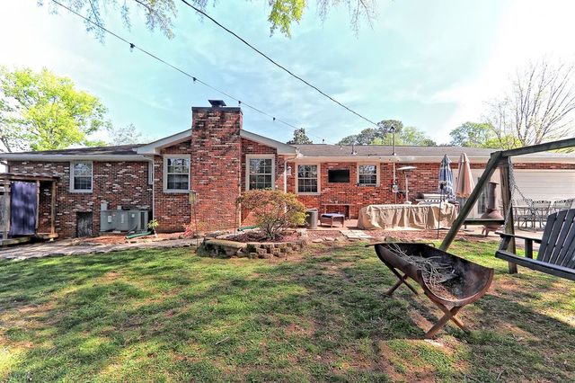 1008 Rolling Fields Cir, Columbia, TN 38401